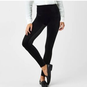 SPANX Velvet Leggings High Rise Black
Velvet Sz XS